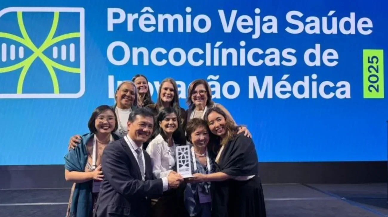 FMUSP vence o Prêmio Veja Saúde 2025 com o Programa Santos Jovem Doutor 