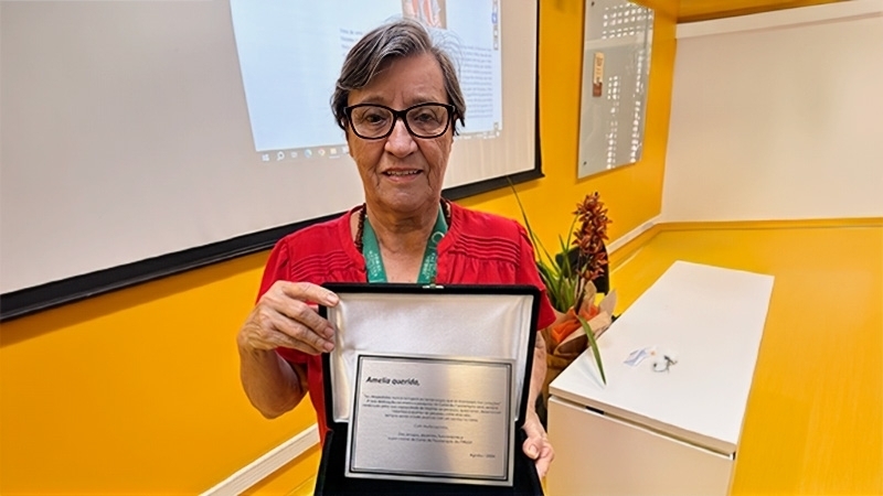 Profa. Dra. Amélia Pasqual Marques é homenageada pela FOFITO